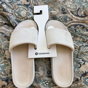 lululemon athletica Women's Cream Slide Sandals size 7